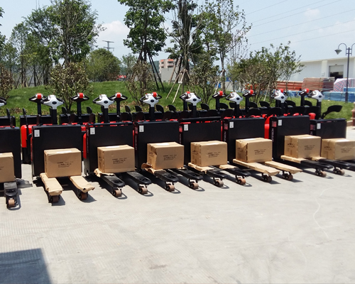 全(quán)電動交流2.2噸(dun)搬運車批量(liang)交車